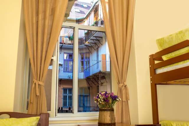 Отель Post House Rooms Львов-21